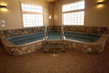 Whitefish Lodge And Suites Cross Lake Buitenkant foto