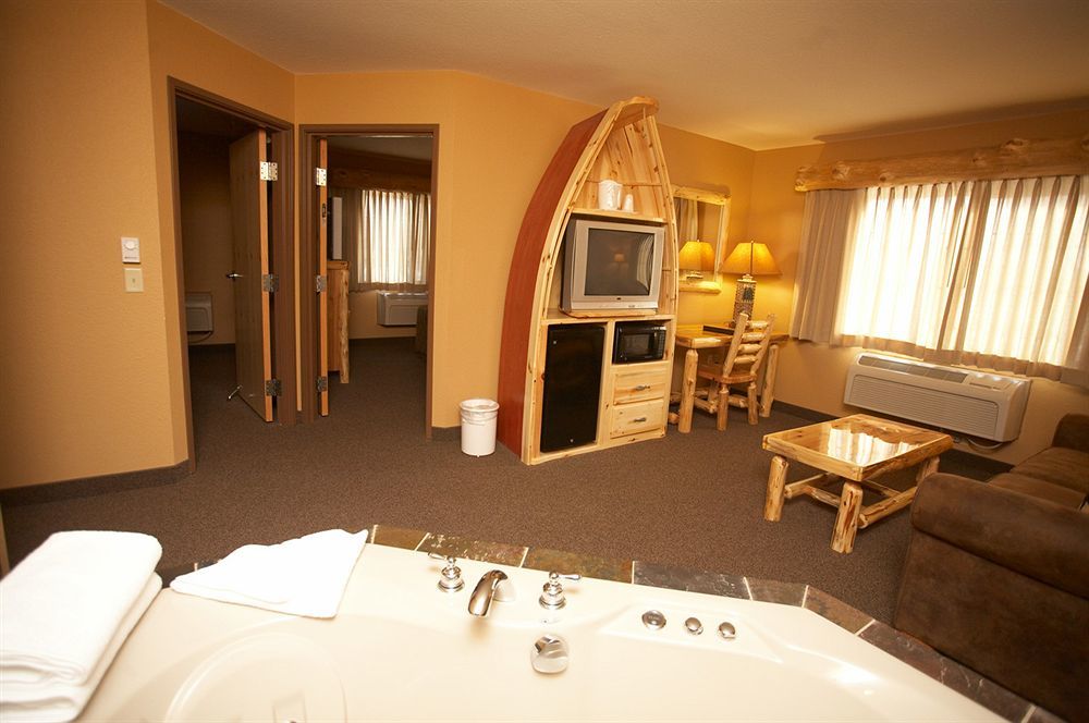 Whitefish Lodge And Suites Cross Lake Buitenkant foto